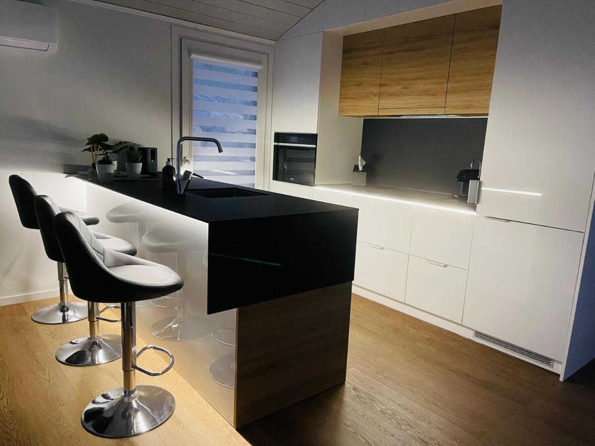 Voralpen Lodge - Ferienhaus Mit Gym & Wellnessbereich Traisen Exterior foto